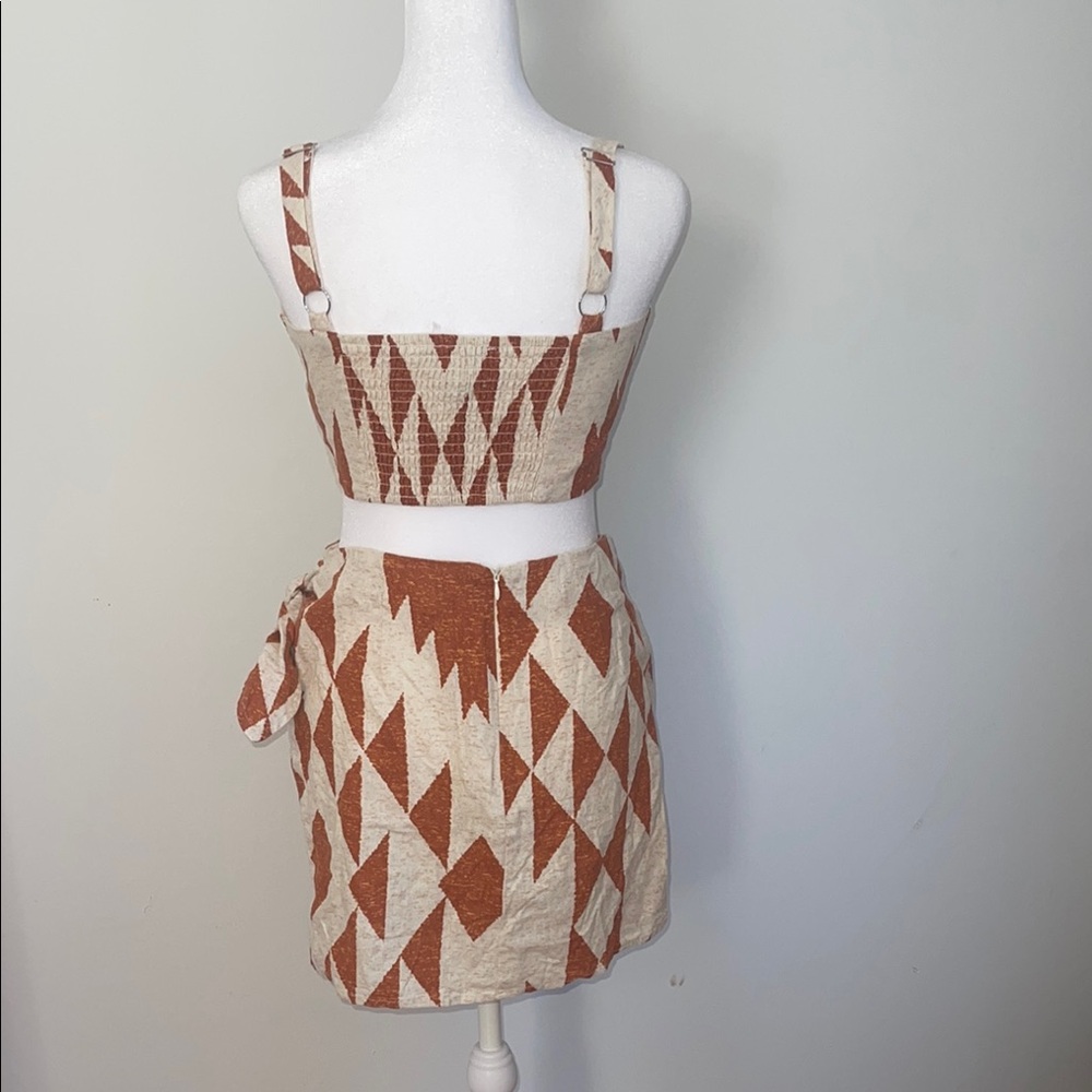 Forever 21 Geometric Patterned Tan and Brown Skirt - Picture 2 of 4